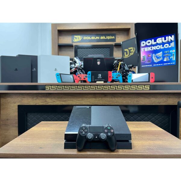 PlayStation 4 Parlak 500 GB Tek Kol  playstation 4 - PlayStation4 - Ps4 - ps4 (İKİNCİ EL)