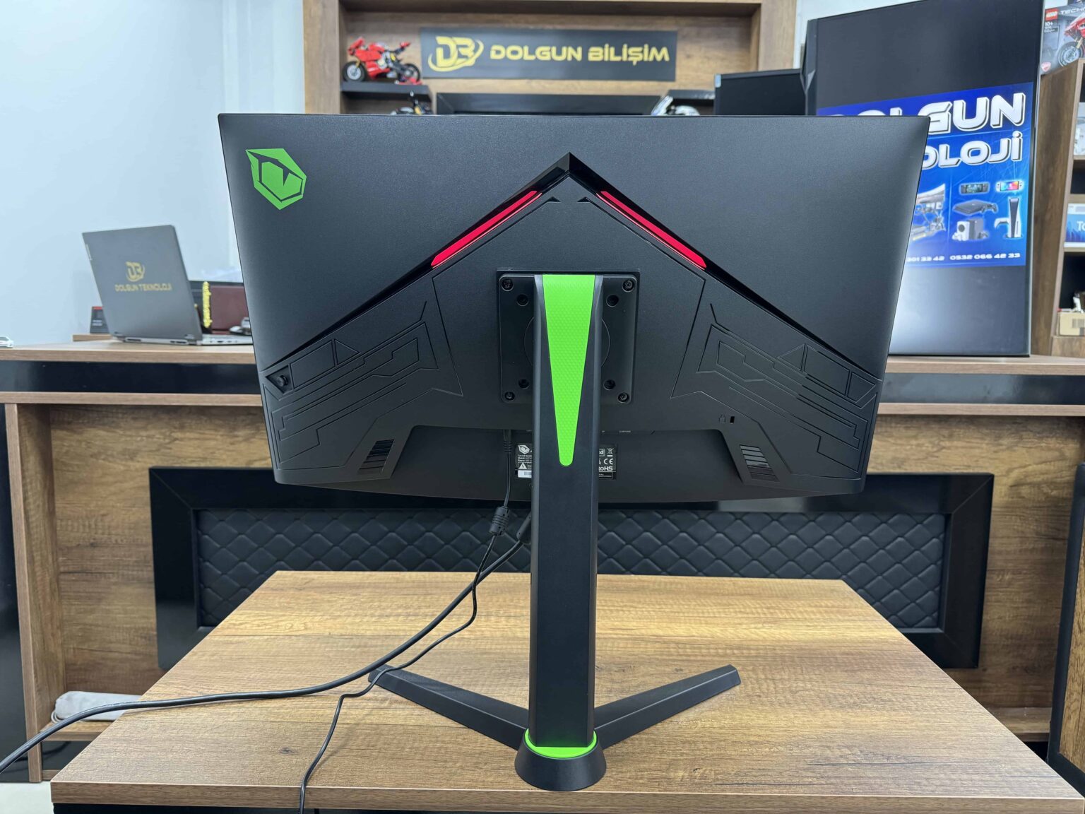 Monster Aryond A27 V1.2 27" 240Hz Full HD Curved Hoparlörlü Oyuncu Monitörü (KUTUSU AÇILMIŞ SIFIR) - Görsel 4