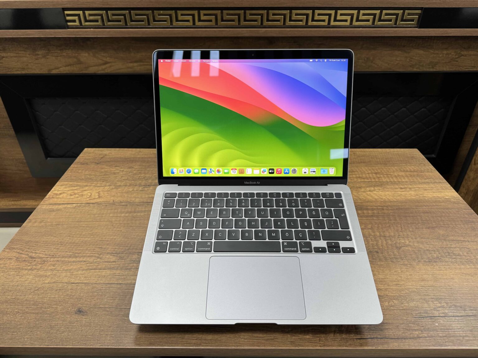 Apple MacBook Air M1 16GB 256GB SSD macOS 13.3" QHD+ Uzay Grisi (İKİNCİ EL) - Görsel 2