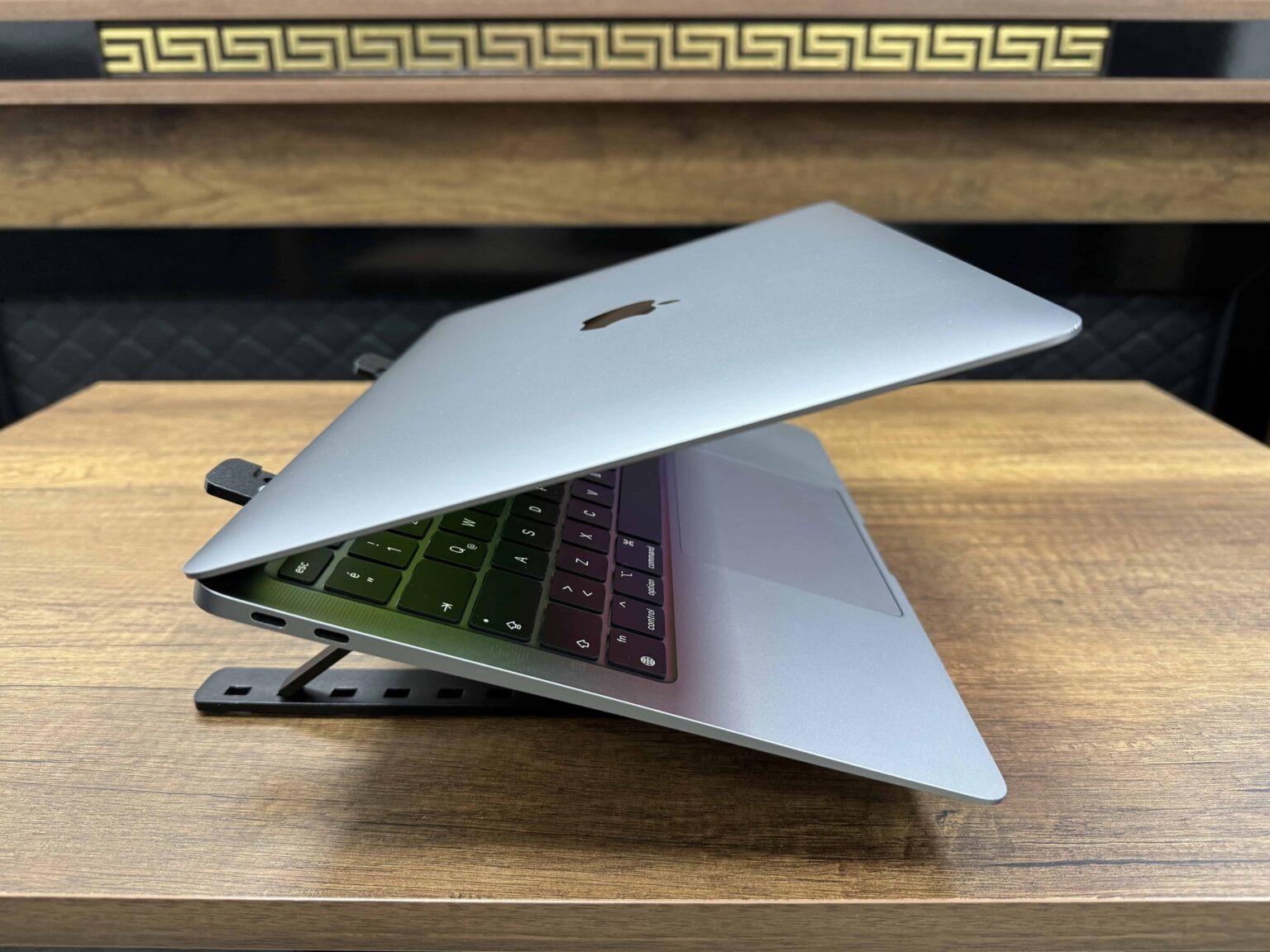 Apple MacBook Air M1 16GB 256GB SSD macOS 13.3" QHD+ Uzay Grisi (İKİNCİ EL) - Görsel 6