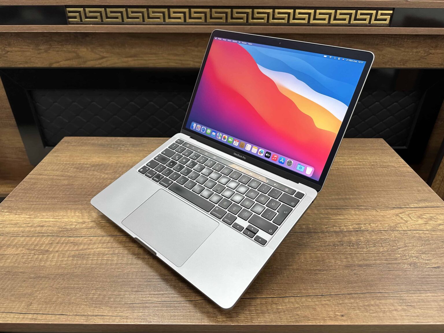 Apple MacBook Pro M1 8GB 256GB SSD macOS 13.3" QHD+ Uzay Grisi MYD82TU/A (İKİNCİ EL) - Görsel 9