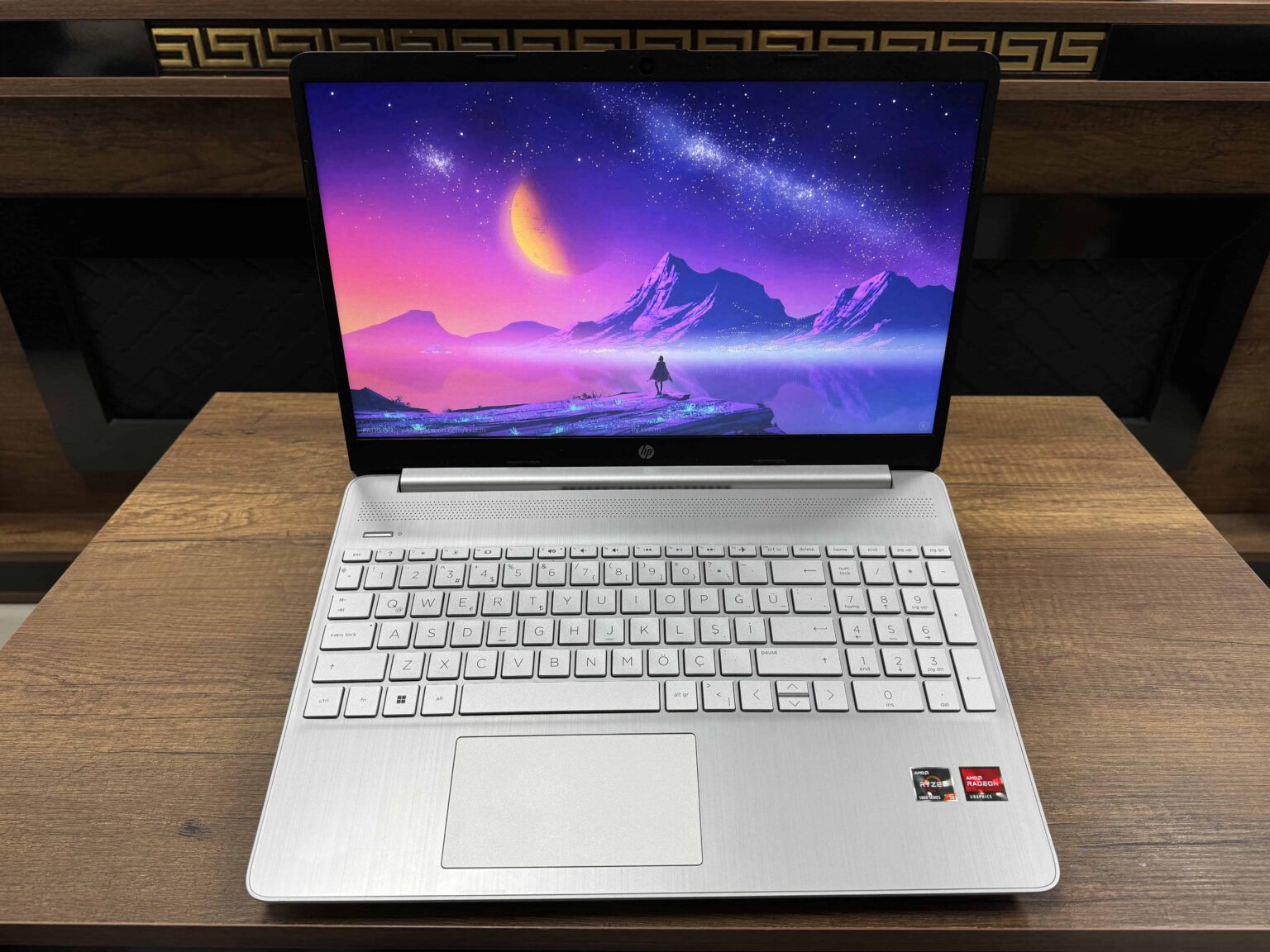 HP 15S-EQ2002NT AMD Ryzen 5 5500U 8GB 512GB SSD 15.6" FHD 4H0J4EA (İKİNCİ EL) - Görsel 2