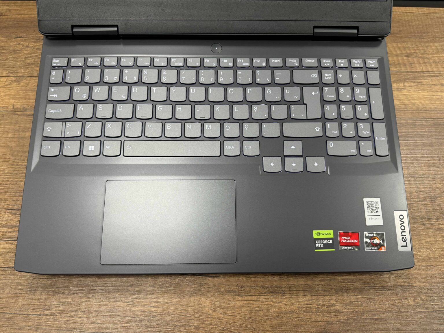Lenovo Ideapad Gaming 3 15ARH7 AMD Ryzen 5 6600H 8GB 512GB SSD RTX3050 15.6" FHD 120Hz 82SB00UETR (İKİNCİ EL) - Görsel 3