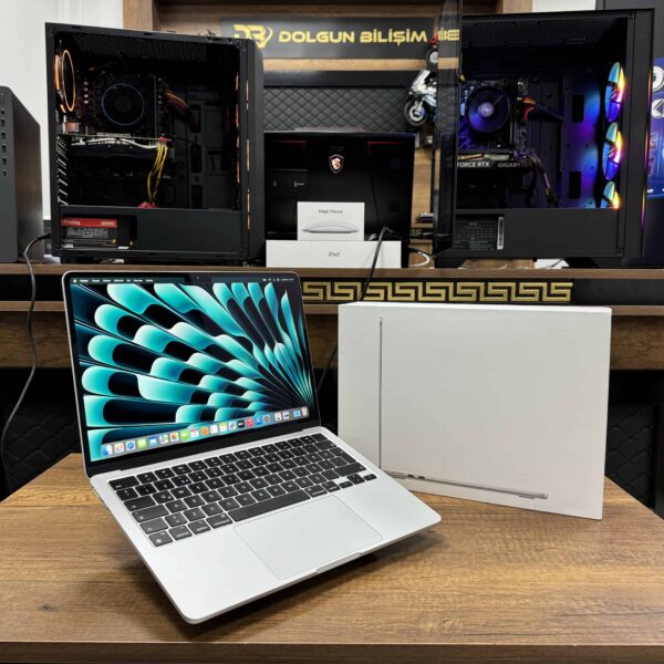 Apple MacBook Air M3 16GB 512GB SSD macOS 13.6" Gümüş MXCT3TU/A (İKİNCİ EL)