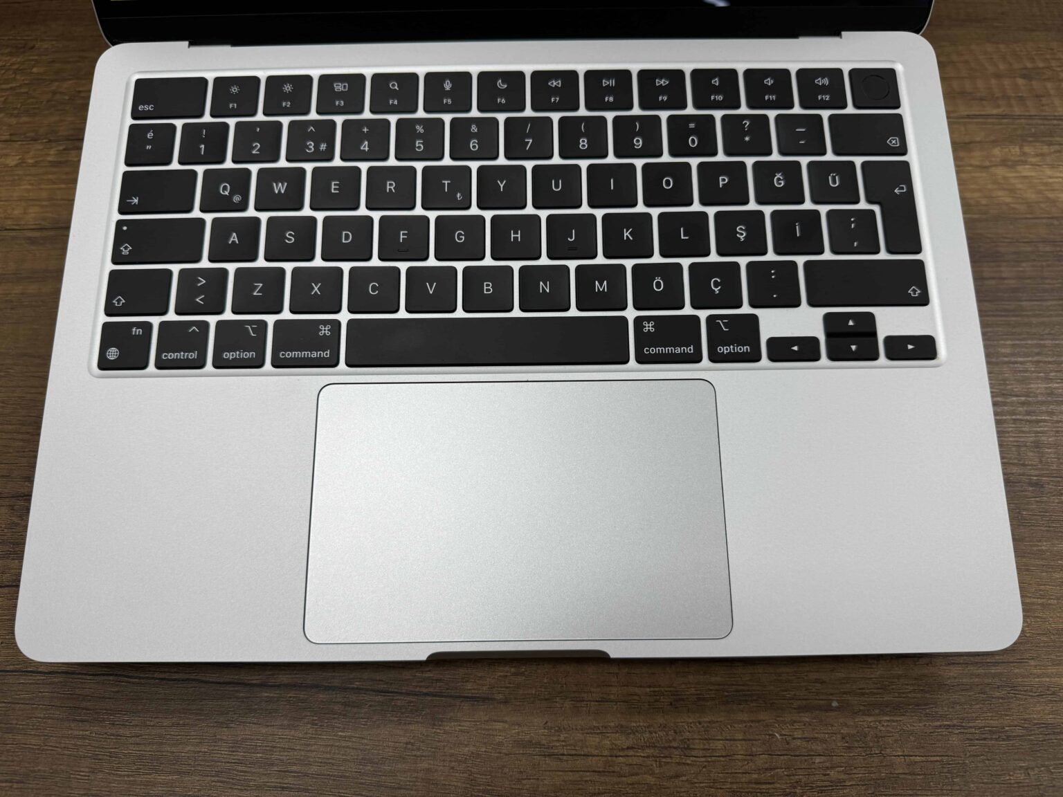 Apple MacBook Air M3 16GB 512GB SSD macOS 13.6" Gümüş MXCT3TU/A (İKİNCİ EL) - Görsel 3