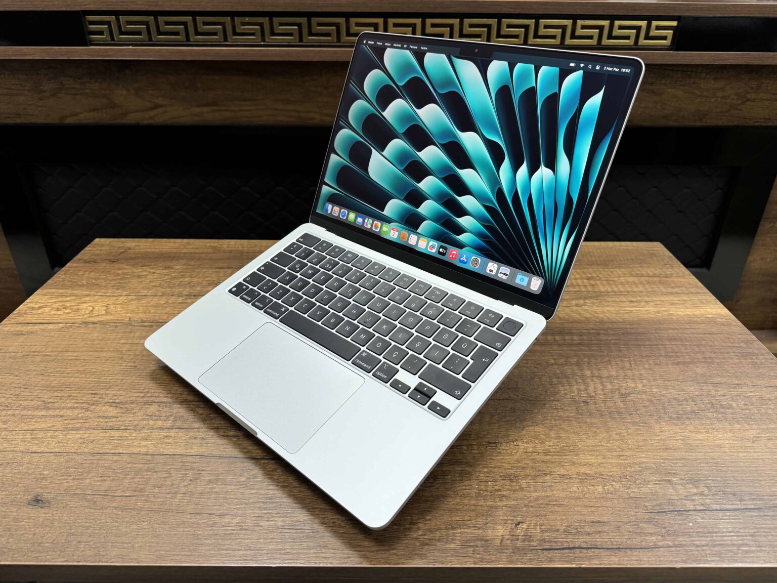 Apple MacBook Air M3 16GB 512GB SSD macOS 13.6" Gümüş MXCT3TU/A (İKİNCİ EL) - Görsel 9