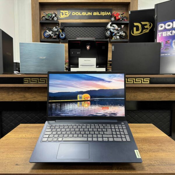 Lenovo IdeaPad 3 15ITL6 Intel Core i5 1135G7 8GB 256GB SSD Iris Xe 15.6" FHD 82H800YMYA (İKİNCİ EL)