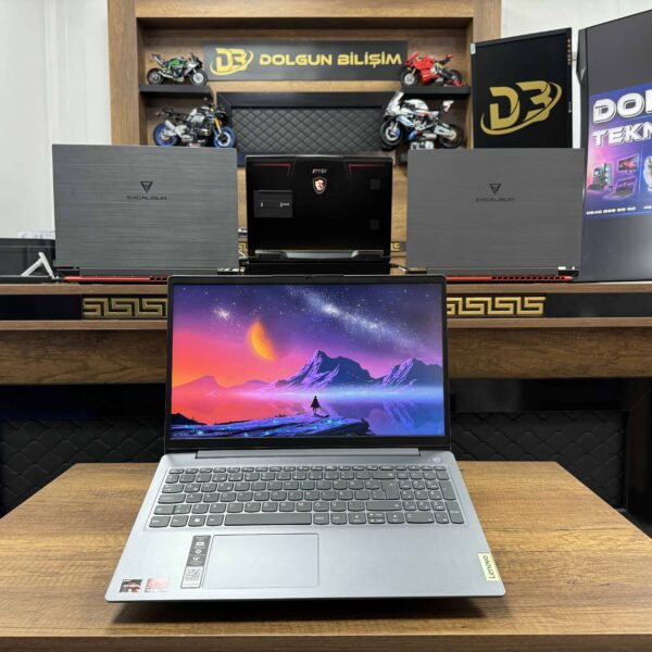 Lenovo Ideapad 3 15ADA6 AMD Ryzen 3 3250U 8GB 256GB SSD 15.6" FHD 82KR00CVTX (İKİNCİ EL)