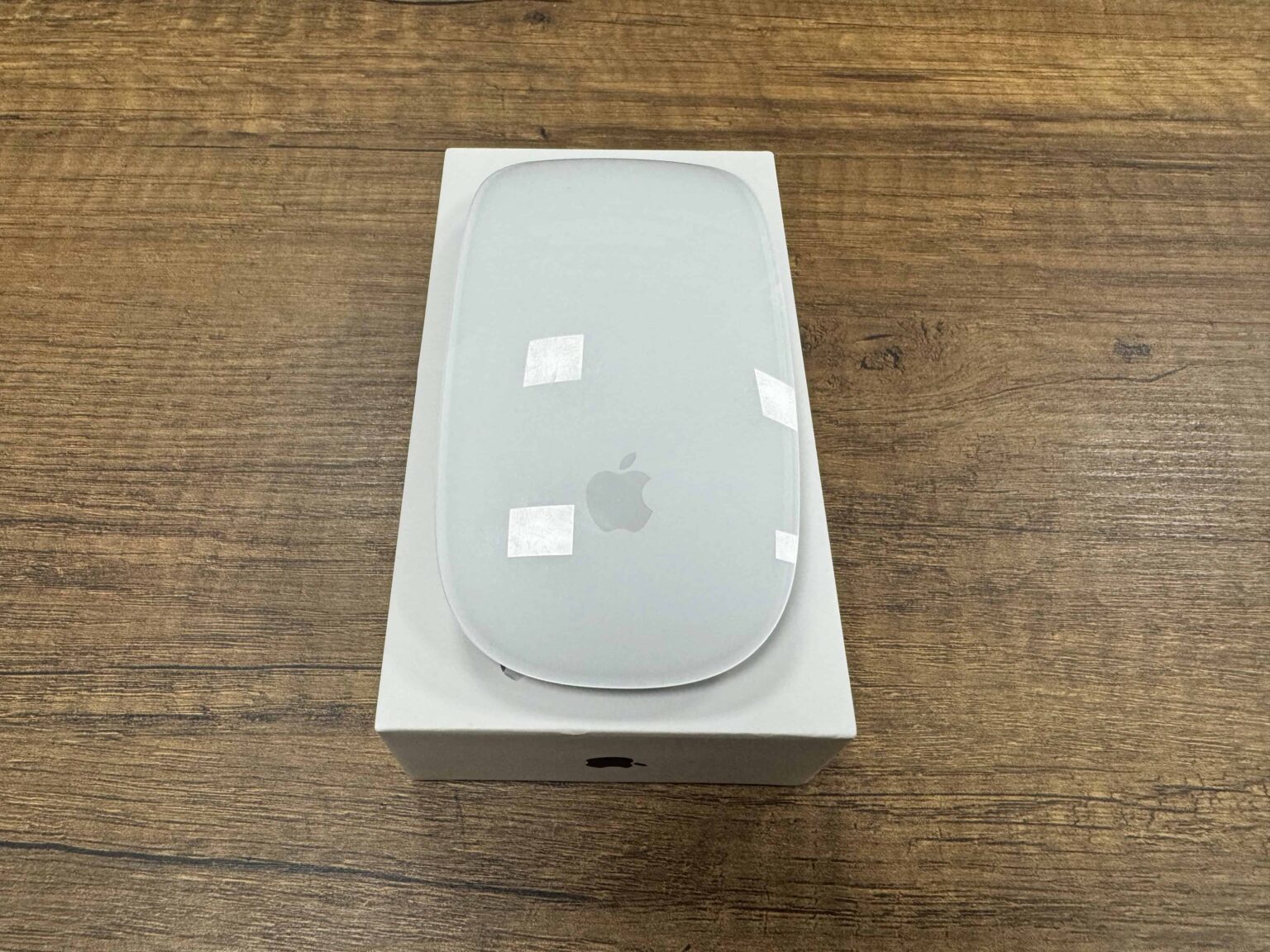 Apple Magic Mouse MK2E3TU/A (İKİNCİ EL) - Görsel 2