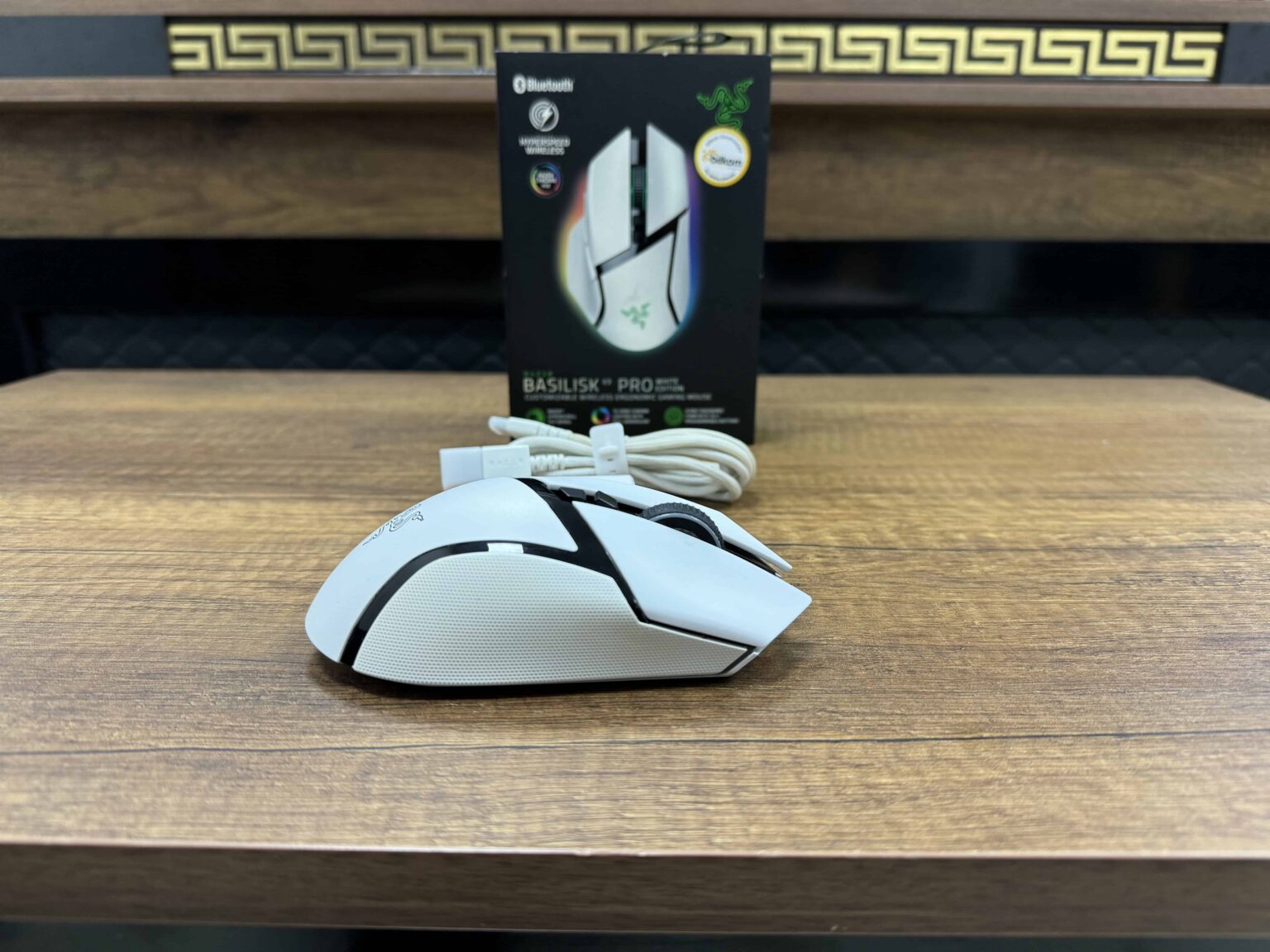 Razer Basilisk V3 Pro RGB Optik Kablosuz Oyuncu Mouse Beyaz RZ01-04620200 (İKİNCİ EL) - Görsel 4