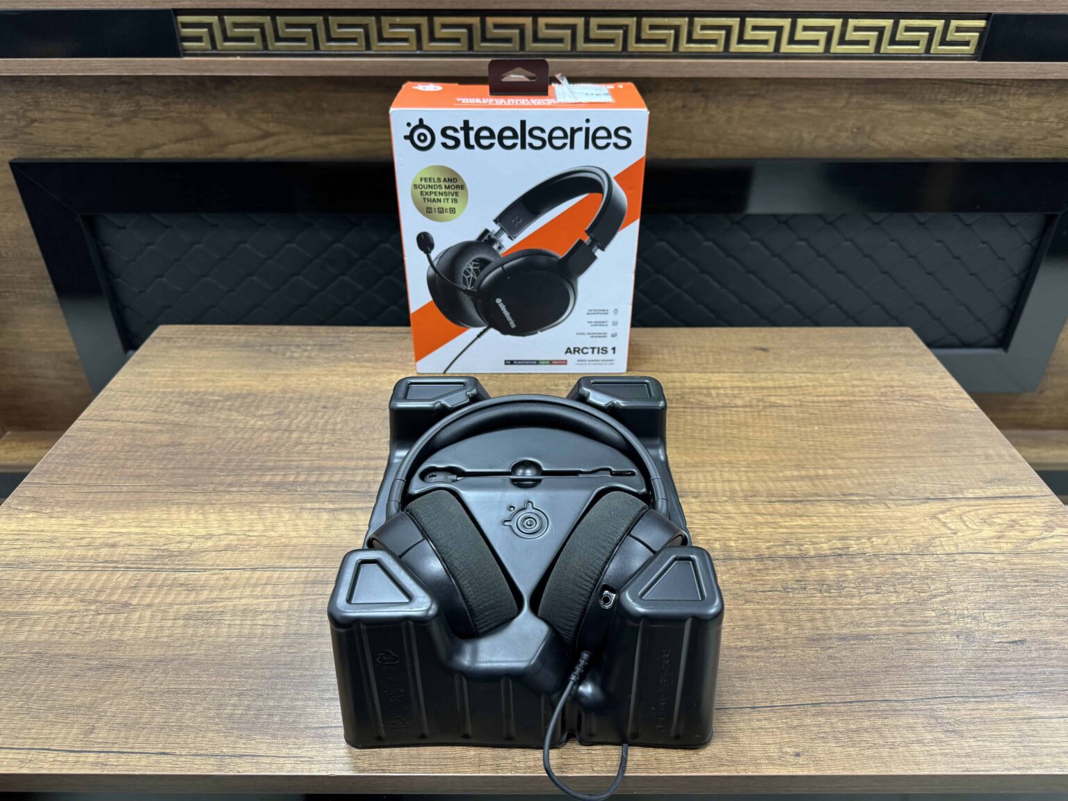 SteelSeries Arctis 1 Kablolu Mikrofonlu Kulak Üstü Oyuncu Kulaklığı (İKİNCİ EL) - Görsel 2