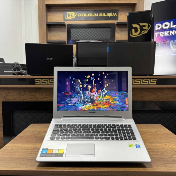 Lenovo Z50-70 Intel Core i5 4210U 8GB 240GB SSD GT820M 15.6" HD (İKİNCİ EL 1 USB ARIZALI)