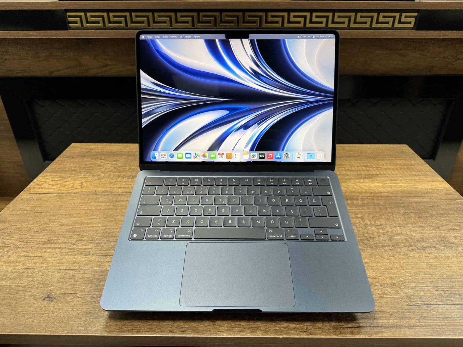 Apple MacBook Air M2 Çip 8GB 256GB SSD macOS 13.6" Gece Yarısı MLY33TU/A (İKİNCİ EL) - Görsel 2