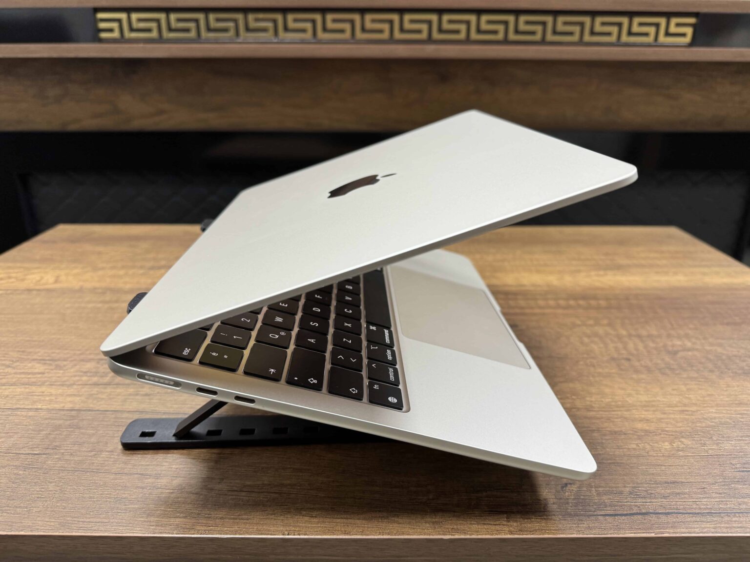 Apple MacBook Air M2 Çip 8GB 256GB SSD macOS 13.6" Yıldız Işığı MLY13TU/A (İKİNCİ EL) - Görsel 6