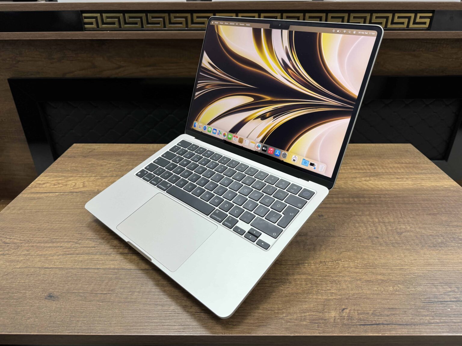 Apple MacBook Air M2 Çip 8GB 256GB SSD macOS 13.6" Yıldız Işığı MLY13TU/A (İKİNCİ EL) - Görsel 9