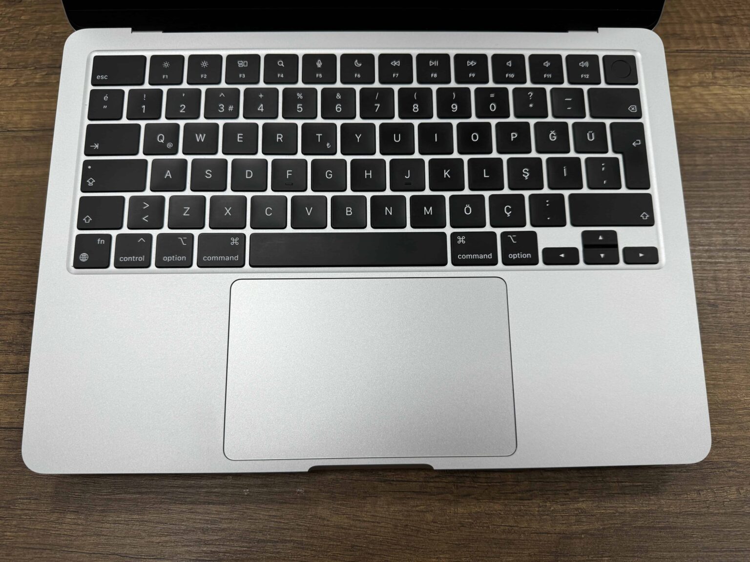 Apple MacBook Air M2 Çip 8GB 256GB SSD macOS 13.6" Gümüş MLXY3TU/A (İKİNCİ EL) - Görsel 3