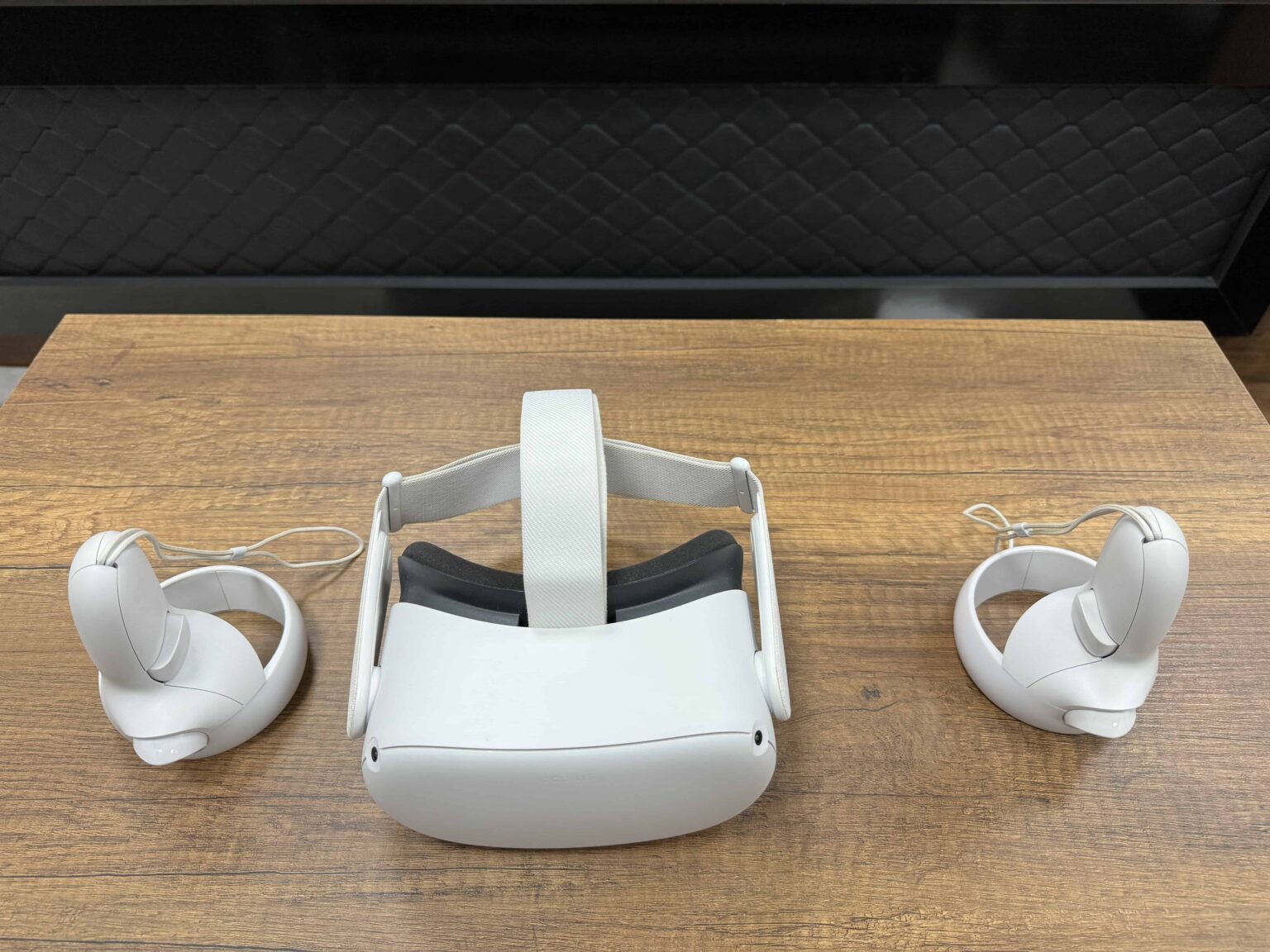 Oculus Meta Quest 2 64GB VR Sanal Gerçeklik Gözlüğü (İKİNCİ EL) - Görsel 4