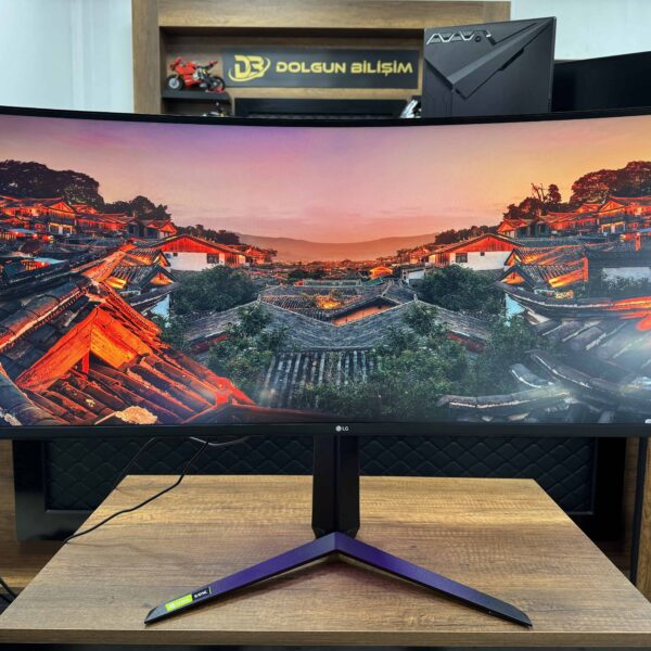LG UltraGear 37,5" 38GN950 1ms 144Hz WQHD+ Nano IPS HDR600 Curved G-SYNC Gaming Monitör (İKİNCİ EL)