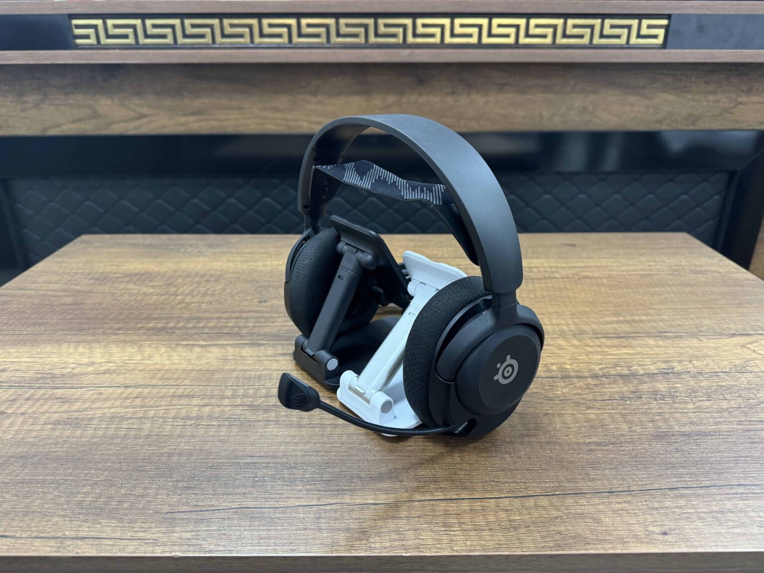 SteelSeries Arctis Nova 4 Kablosuz Mikrofonlu Kulak Üstü Oyuncu Kulaklığı (İKİNCİ EL) - Görsel 2