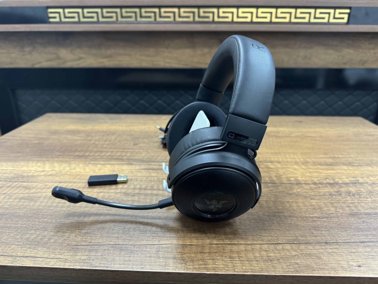 Razer Kraken V3 Pro Kablosuz Mikrofonlu Kulak Üstü Oyuncu Kulaklığı (İKİNCİ EL) - Görsel 2