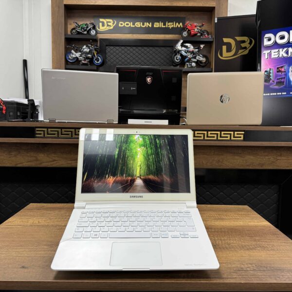Samsung NP915S3G-K02TR Quad-Core 4GB 128GB SSD 13.3" HD DOKUNMATİK (İKİNCİ EL)