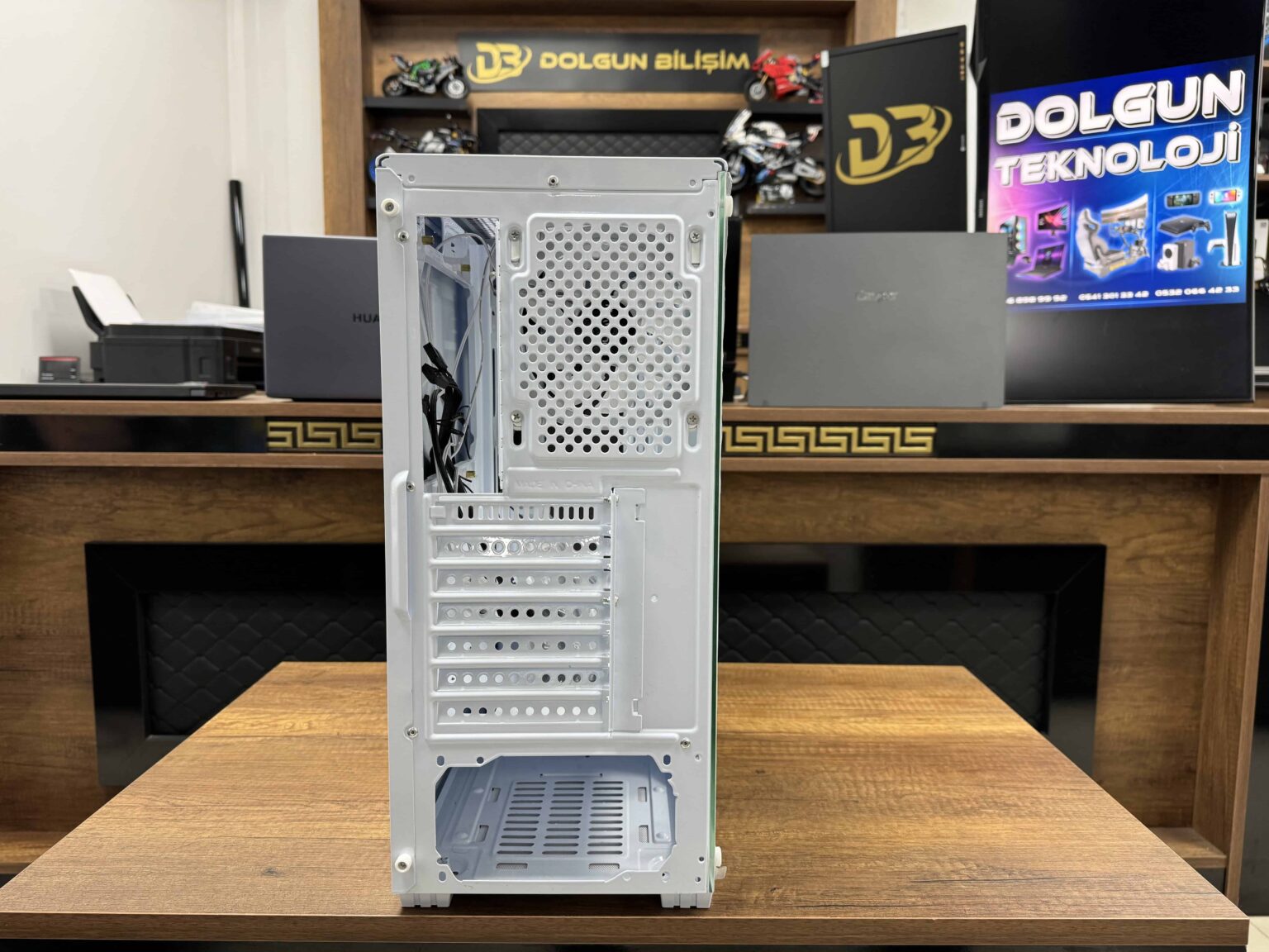Revenge Colorful Beyaz 3 Fanlı 10 Mod RGB Işıklı Şeffaf Panel ATX Gaming Boş Bilgisayar Kasası - Görsel 4