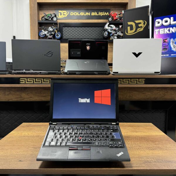 Lenovo ThinkPad X220 Intel Core i5 2520M 8GB RAM 120GB SSD 12.5" HD (İKİNCİ EL)
