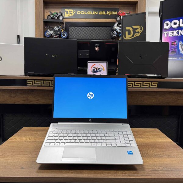 HP 15-DW3049NT Intel Core i3 1125G4 8GB 256GB SSD W10 15.6" FHD 4H2U2EA (İKİNCİ EL)
