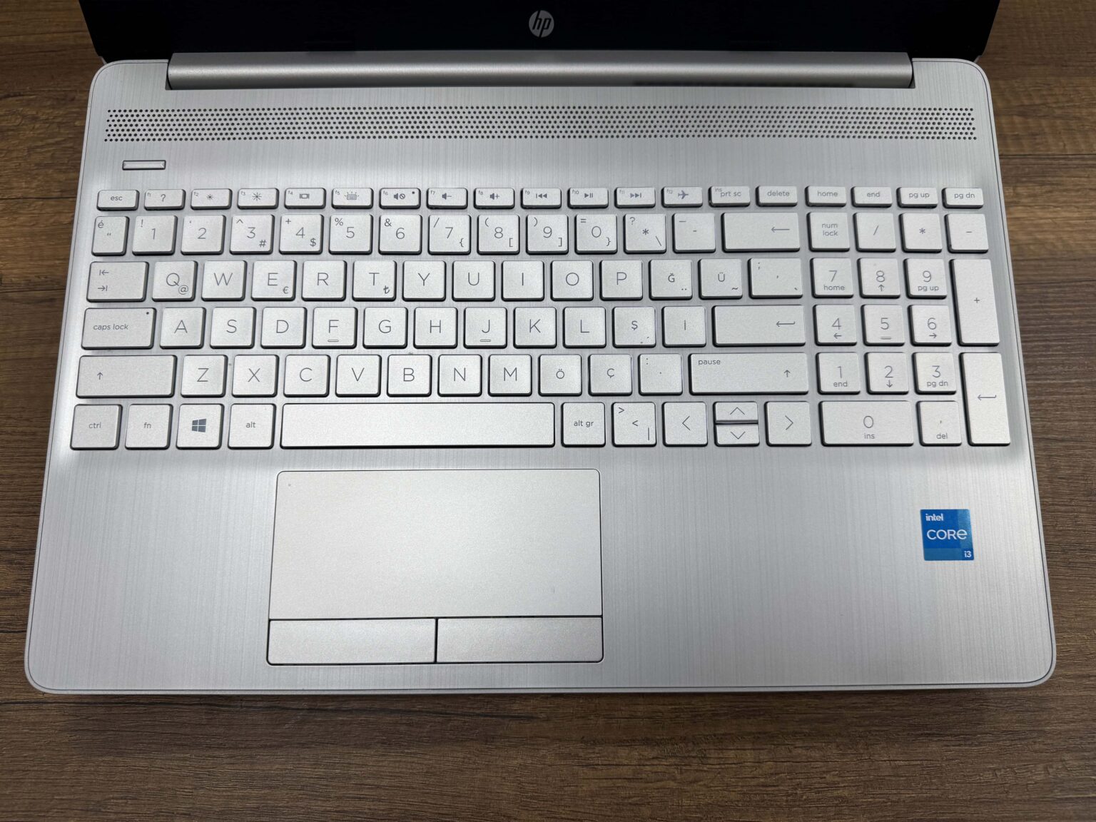 HP 15-DW3049NT Intel Core i3 1125G4 8GB 256GB SSD W10 15.6" FHD 4H2U2EA (İKİNCİ EL) - Görsel 2