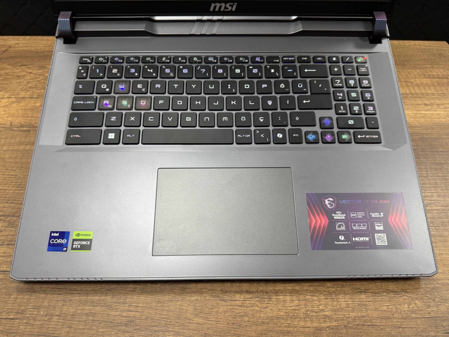 MSI Vector 17 HX A14VIG-879XTR Intel Core i9 14900HX 32GB RAM 2TB SSD RTX4090 17" QHD+ 240Hz (İKİNCİ EL) - Görsel 2