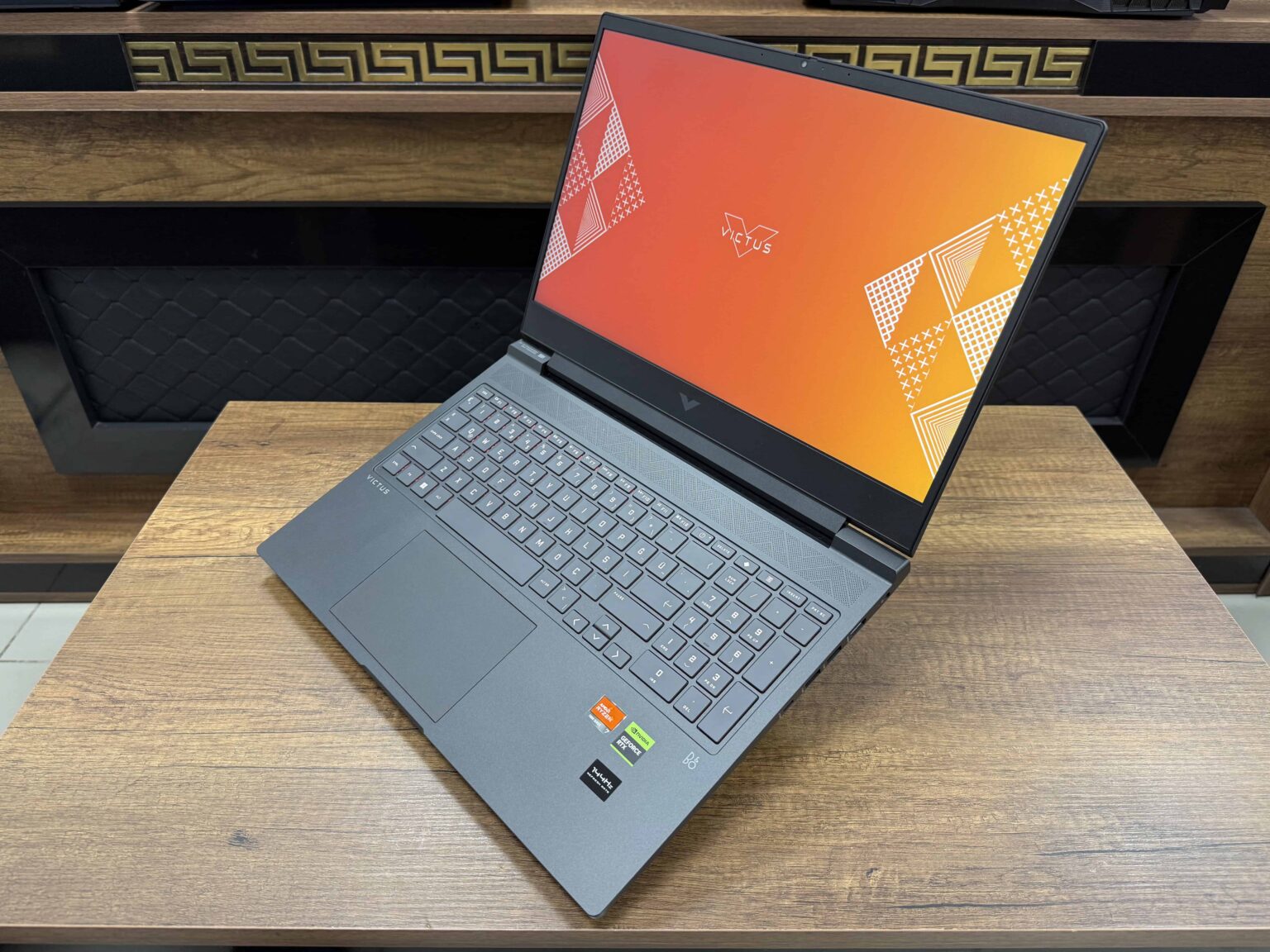 HP Victus 16-S0051NT AMD Ryzen 7 7840HS 32GB RAM 1TB SSD RTX4050 16.1" FHD 144Hz 892P9EA (İKİNCİ EL) - Görsel 4