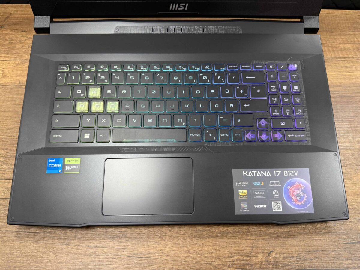 MSI Katana 17 B12VEK-407 Intel Core i5 12450H 16GB 1TB SSD RTX4050 17.3" FHD 144Hz (İKİNCİ EL) - Görsel 2