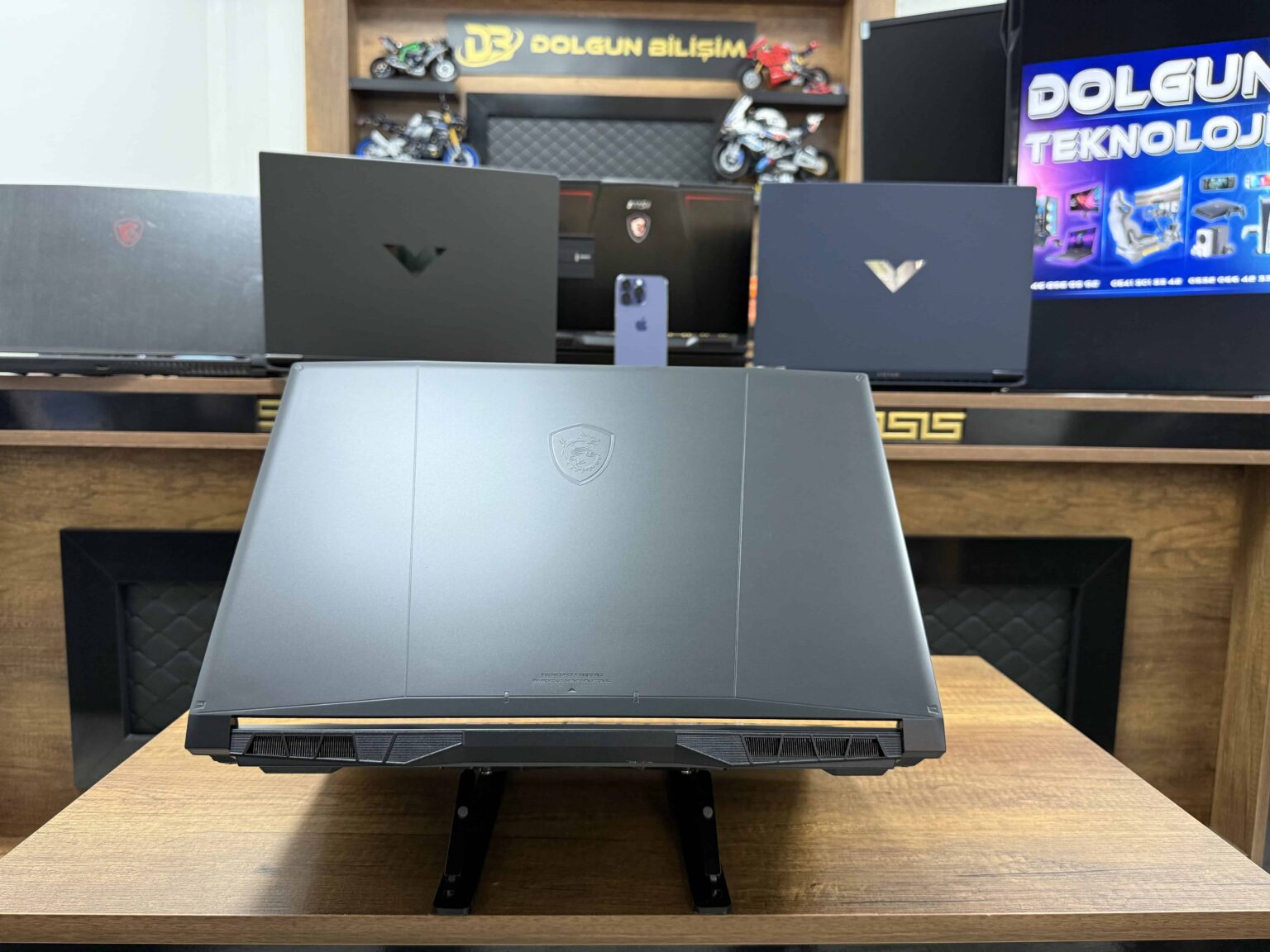 MSI Katana 17 B12VEK-407 Intel Core i5 12450H 16GB 1TB SSD RTX4050 17.3" FHD 144Hz (İKİNCİ EL) - Görsel 3