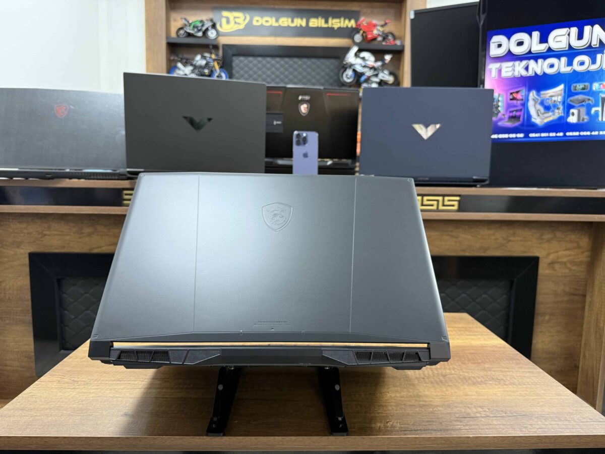 MSI Katana 17 B12VEK-407 Intel Core i5 12450H 16GB 1TB SSD RTX4050 17.3" FHD 144Hz (İKİNCİ EL) - Görsel 3