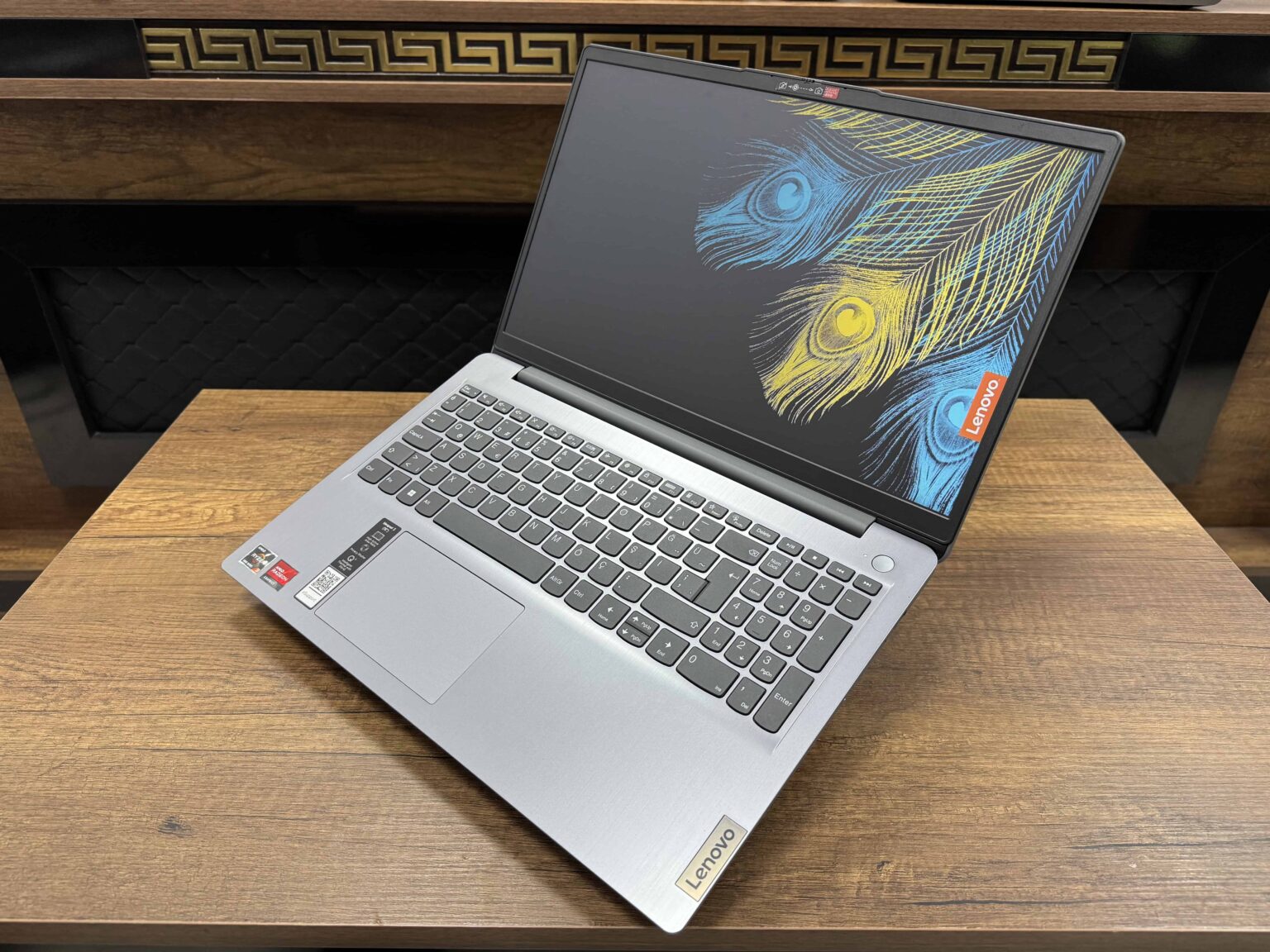 Lenovo Idepad 15ALC6 AMD Ryzen 3 5300U 8GB RAM 256GB SSD W11 15.6" FHD 82KU00VQTX (İKİNCİ EL) - Görsel 4