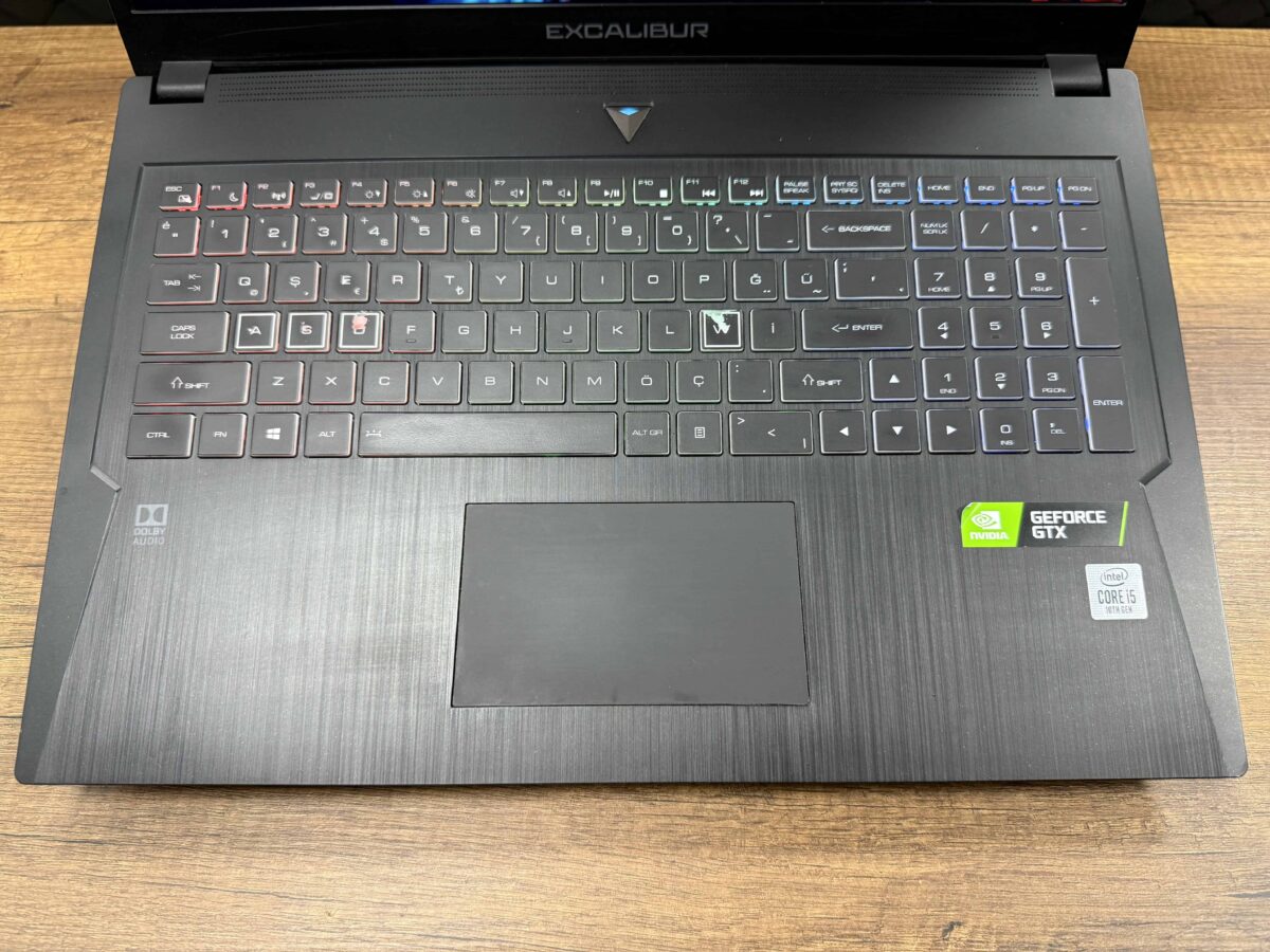 Casper Excalibur G780.1030-8DJ0F Intel Core i5 10300H 8GB RAM 240GB SSD GTX1650Ti 17.3" FHD 144Hz (İKİNCİ EL) - Görsel 2