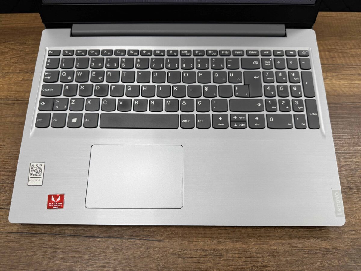 Lenovo IdeaPad S145-15API AMD Ryzen 7 3700U 8GB RAM 512GB SSD 15.6" FHD 81UT008DTX (İKİNCİ EL) - Görsel 2