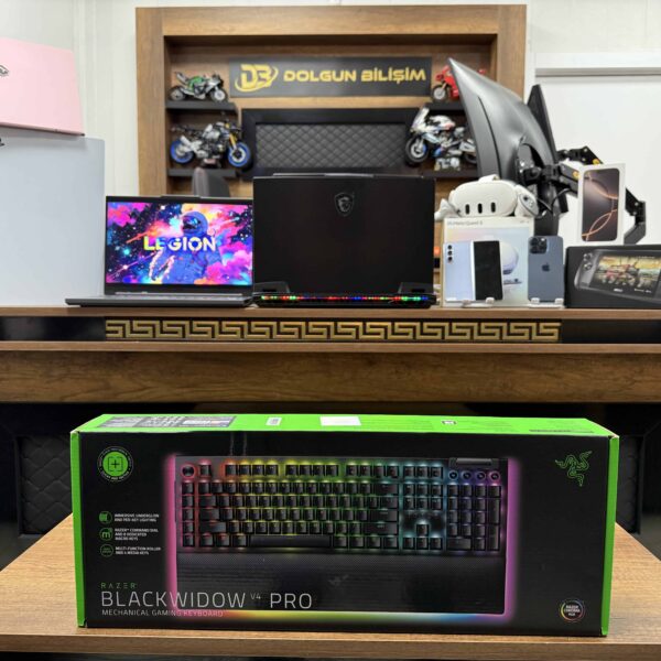 Razer BlackWidow V4 Pro İngilizce Q Green Switch Kablolu Mekanik Oyuncu Klavyesi (İKİNCİ EL)