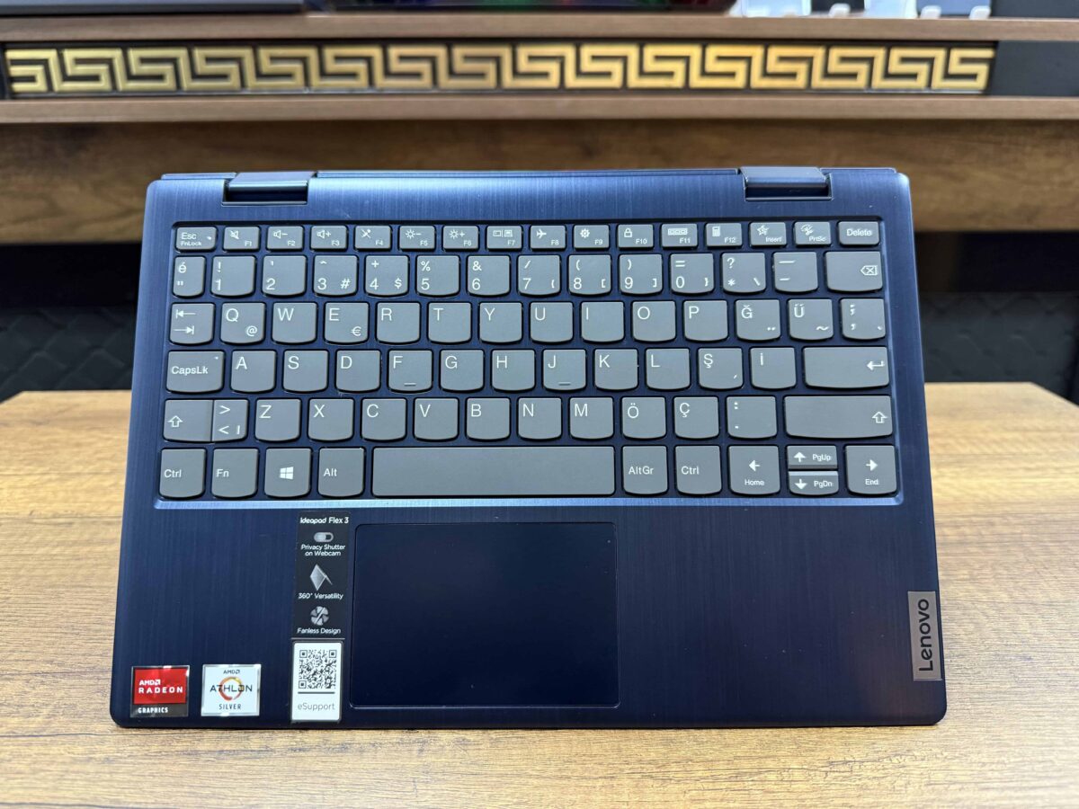 Lenovo IdeaPad Flex 3 11ADA05 AMD Athlon Silver 3050e 4GB RAM 128GB SSD W10 11.6" HD 82G4000TTX DOKUNMATİK (İKİNCİ EL) - Görsel 2
