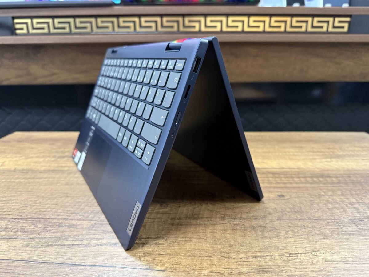 Lenovo IdeaPad Flex 3 11ADA05 AMD Athlon Silver 3050e 4GB RAM 128GB SSD W10 11.6" HD 82G4000TTX DOKUNMATİK (İKİNCİ EL) - Görsel 3