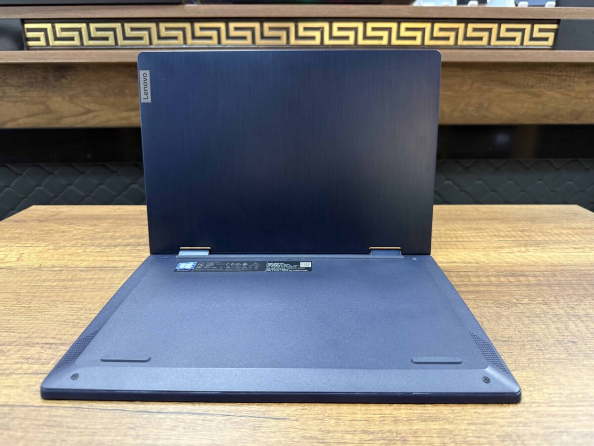 Lenovo IdeaPad Flex 3 11ADA05 AMD Athlon Silver 3050e 4GB RAM 128GB SSD W10 11.6" HD 82G4000TTX DOKUNMATİK (İKİNCİ EL) - Görsel 4