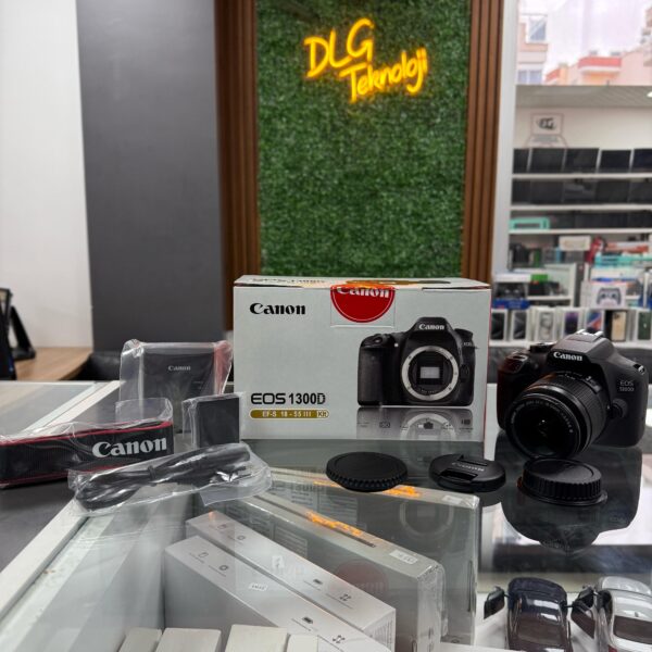 Canon EOS 1300D 18-55MM IS DSLR Fotoğraf Makinesi