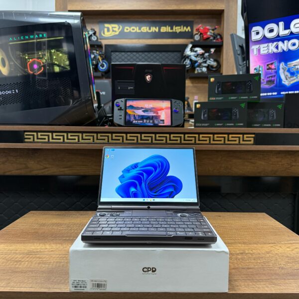 GPD WIN MAX 2 AMD Ryzen 7 6800U 32GB RAM 2TB SSD Taşınabilir Oyun Bilgisayarı (İKİNCİ EL)