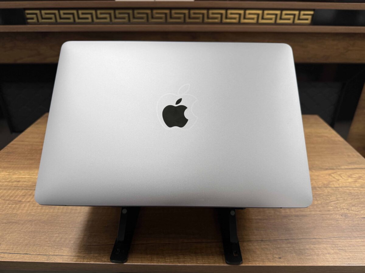 Apple MacBook Air M1 8GB 256GB SSD macOS 13.3" QHD+ Uzay Grisi MGN63TU/A (İKİNCİ EL) - Görsel 3