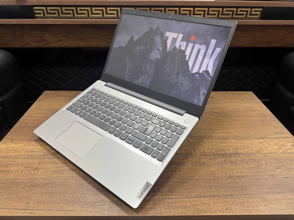 Lenovo IdeaPad 3 15IGL05 Intel Pentium Silver N5030 8GB RAM 256GB SSD W10 15.6” FHD 81WQ00Q9TX (İKİNCİ EL) - Görsel 4