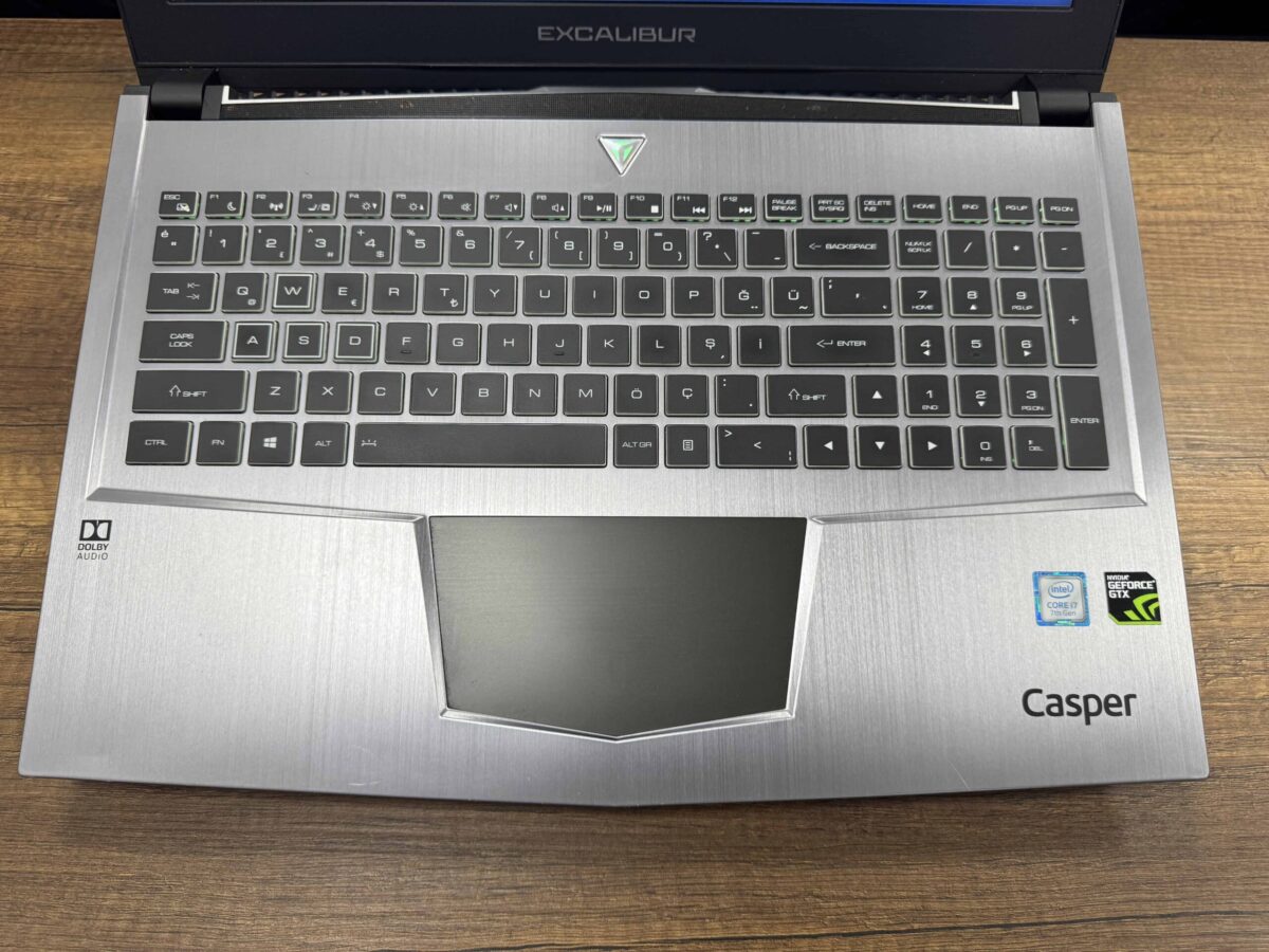 Casper Excalibur G750.7700-B510A Intel Core i7 7700HQ 32GB RAM 256GB + 1TB SSD W10  GTX 1070 15.6” UHD (4K) (İKİNCİ EL) - Görsel 2