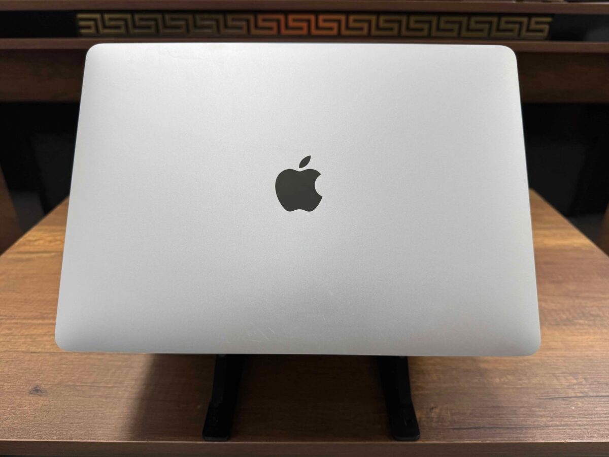Apple MacBook Air M1 8GB RAM 256GB SSD macOS 13” QHD+ Uzay Grisi MGN63TU/A (İKİNCİ EL) - Görsel 3