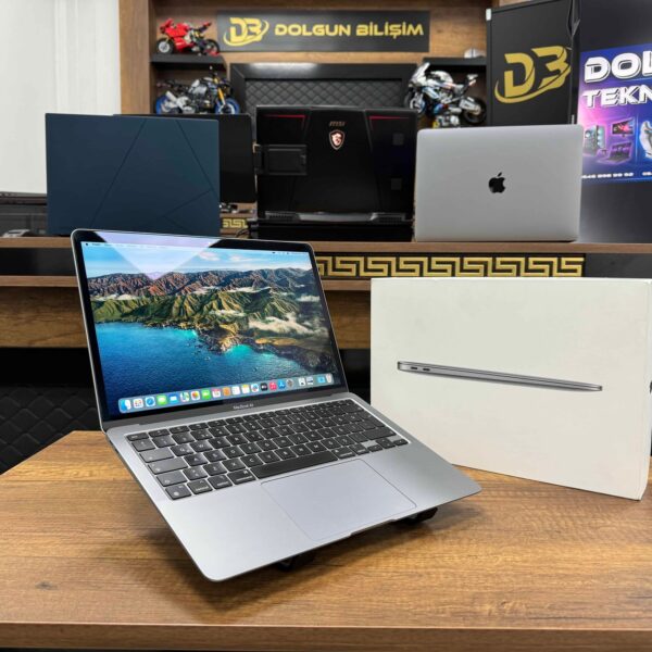 Apple MacBook Air M1 8GB RAM 256GB SSD macOS 13” QHD+ Uzay Grisi MGN63TU/A (İKİNCİ EL)