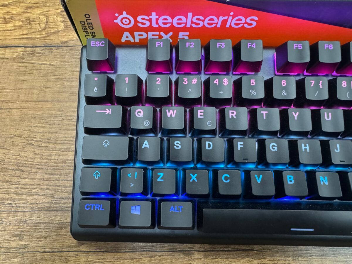 SteelSeries Apex 5 Hibrit RGB Blue Switch Kablolu Mekanik Oyuncu Klavyesi SSK64538 (İKİNCİ EL) - Görsel 5