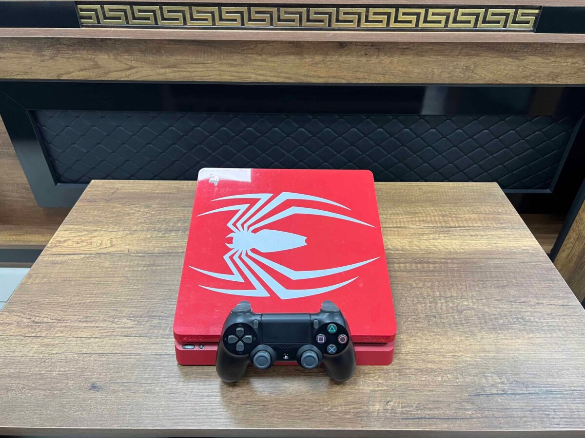 PlayStation 4 Slim Spider-Man Edition 500 GB Tek Kol (İKİNCİ EL) - Görsel 2